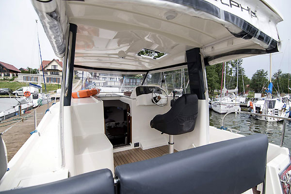 Houseboat NAUTIKA
                    830S